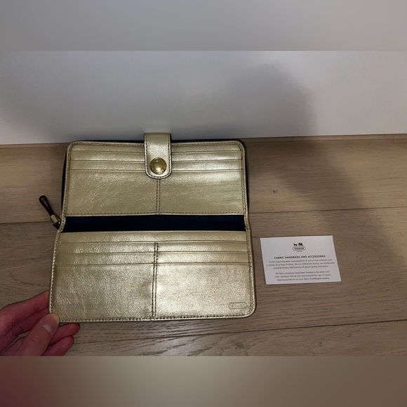 Coach Blue and Gold Snap Wallet With Heart Decal "Est 1941” - Preowned - Picture 6 of 7